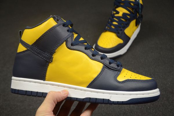 2021 dunk running sport high pro michigan skateboard shoes women men fashion trainers luxurys designer sneakers
2021 dunk running sport high pro michigan skateboard shoes women men fashion trainers luxurys designer sneakers