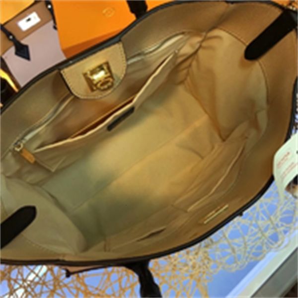 brand designer luxury 788c m53823 lichee colorblock shoulder bag red women handbags iconic bags handles shoulder bags totes cross body b, Red;black
brand designer luxury 788c m53823 lichee colorblock shoulder bag red women handbags iconic bags handles shoulder bags totes cross body b, Red;black