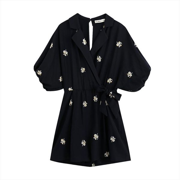 summer french double women romper v neck short sleeved wild waist slim embroidered lace up jumpsuit, Black;white
summer french double women romper v neck short sleeved wild waist slim embroidered lace up jumpsuit, Black;white