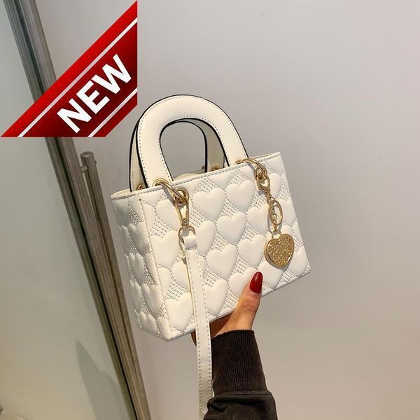 net red small female xia xiaozhong new fashion one shoulder messenger bag foreign style portable diana
net red small female xia xiaozhong new fashion one shoulder messenger bag foreign style portable diana