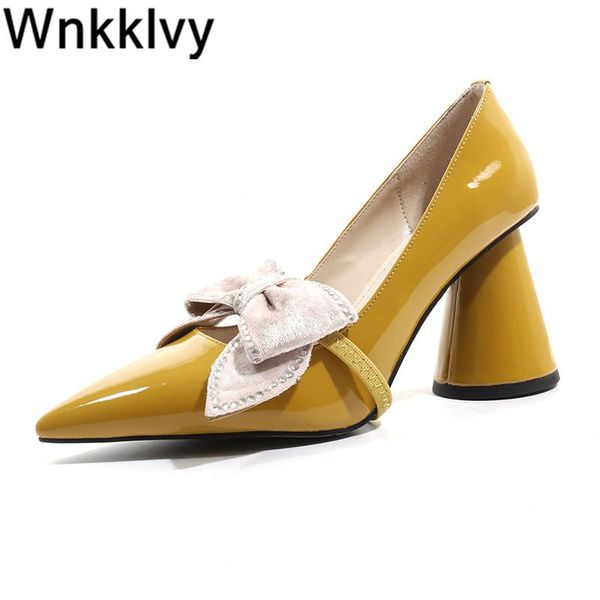 dress shoes 2021 pumps women chunky high heel shallow mouth pointed toe bowties decoration shiny leather stilettos elegant banquet, Black
dress shoes 2021 pumps women chunky high heel shallow mouth pointed toe bowties decoration shiny leather stilettos elegant banquet, Black