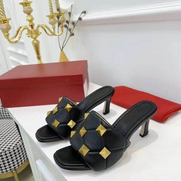 2021 women slipper summer sandal designer beach genuine leather rivet high heels fashion oversized rhombus studs flip flops sandals, Black
2021 women slipper summer sandal designer beach genuine leather rivet high heels fashion oversized rhombus studs flip flops sandals, Black