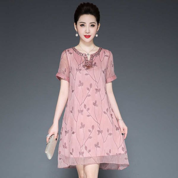 luxury party evening dress 's foreign gas thorn embroidery medium long middle-aged woman's loose bottomed spring and summer, White;pink
luxury party evening dress 's foreign gas thorn embroidery medium long middle-aged woman's loose bottomed spring and summer, White;pink