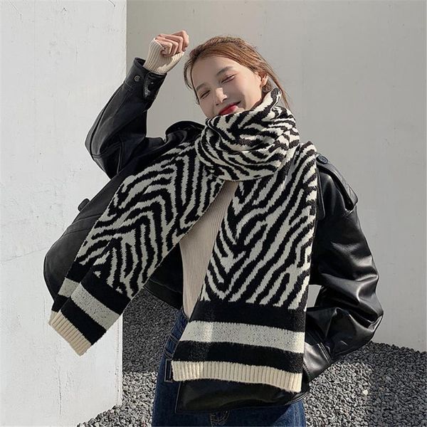 scarves 2021 female winter scarf, bib, long shawl, knitted wool, zebra pattern, warmth, japanese and korean fashion, all-match, Blue;gray
scarves 2021 female winter scarf, bib, long shawl, knitted wool, zebra pattern, warmth, japanese and korean fashion, all-match, Blue;gray