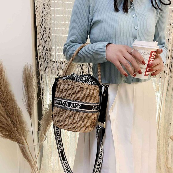 luxury handbags early spring 2021 new letter woven fashion one shoulder messenger bag portable straw bucket women's bag 2lw6
luxury handbags early spring 2021 new letter woven fashion one shoulder messenger bag portable straw bucket women's bag 2lw6