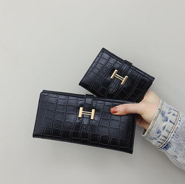 factory wholesale women handbag retro leather wallet simple two-piece embossed womens wallets elegant atmosphere with folding solid color le, Red;black
factory wholesale women handbag retro leather wallet simple two-piece embossed womens wallets elegant atmosphere with folding solid color le, Red;black