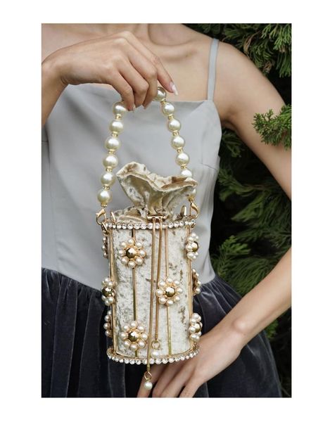 evening bags hollow out pearl bucket bag women luxury handle diamond handmade alloy metallic clutch ladies shoulder
evening bags hollow out pearl bucket bag women luxury handle diamond handmade alloy metallic clutch ladies shoulder