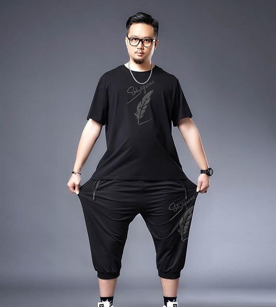 140kg large size men's summer casual suit bust 143 3xl 4xl 5xl 6xl 7xl short-sleeved cropped trousers black tracksuits, Gray
140kg large size men's summer casual suit bust 143 3xl 4xl 5xl 6xl 7xl short-sleeved cropped trousers black tracksuits, Gray