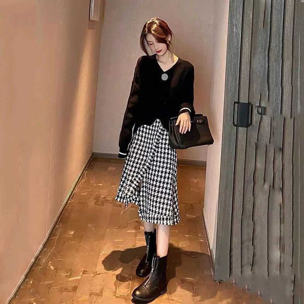 temperament royal sister fried street hepburn autumn and winter suit women's drs fashion light mature style aging thin two-piece, Black;gray
temperament royal sister fried street hepburn autumn and winter suit women's drs fashion light mature style aging thin two-piece, Black;gray