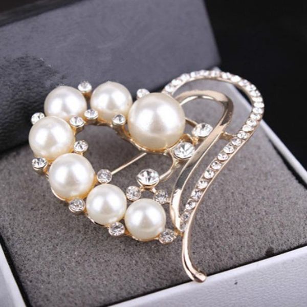 pins, brooches creative heart shape crystal and imitation pearls brooch for cloth decoration pins jewelry women wedding dress decor, Gray
pins, brooches creative heart shape crystal and imitation pearls brooch for cloth decoration pins jewelry women wedding dress decor, Gray