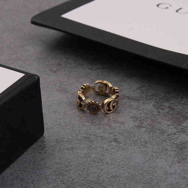 selling gu 2022 cci fashion brand men's and women's rings little daisy ring women's double letter chrysanthemum net red brass, Silver
selling gu 2022 cci fashion brand men's and women's rings little daisy ring women's double letter chrysanthemum net red brass, Silver