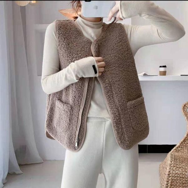 women's vests 2022 spring and autumn jacket vest loose lamb velvet sleeveless ladies warm thick casual clothing, Black;white
women's vests 2022 spring and autumn jacket vest loose lamb velvet sleeveless ladies warm thick casual clothing, Black;white