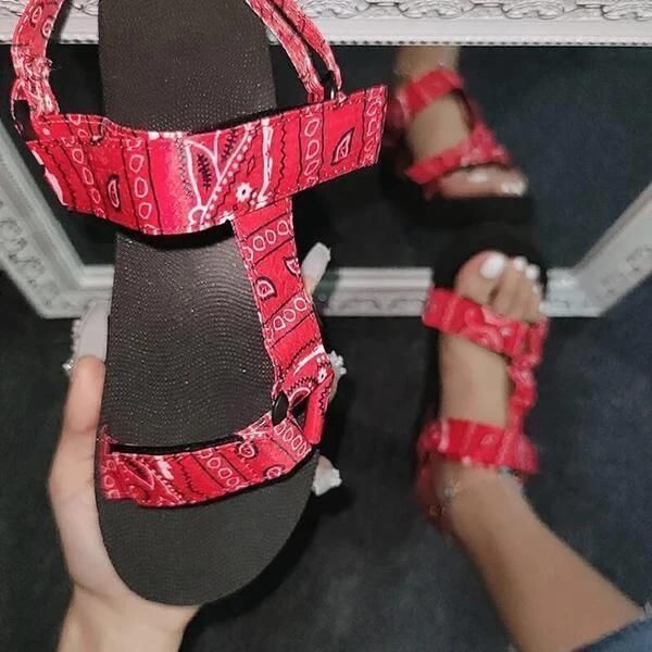 slippers 2021 outdoor non-slip women sandals summer double-layer canvas graffiti printing casual all-match flat-bottom beach, Black
slippers 2021 outdoor non-slip women sandals summer double-layer canvas graffiti printing casual all-match flat-bottom beach, Black