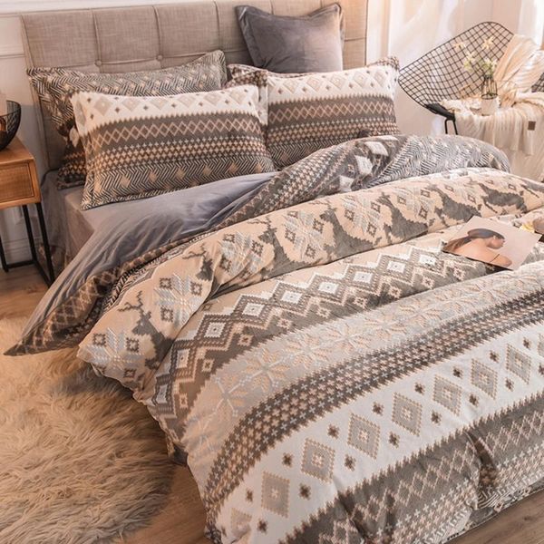 pink 3/4pcs/set winter bedding set 6d carved crystal velvet duvet cover flat sheet pillowcase warm washable bed quilt sets
pink 3/4pcs/set winter bedding set 6d carved crystal velvet duvet cover flat sheet pillowcase warm washable bed quilt sets
