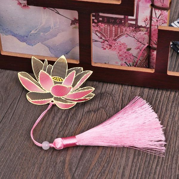 chinese style vintage leaf vein bookmark creative metal hollow clip feather tassel pagination stationery school
chinese style vintage leaf vein bookmark creative metal hollow clip feather tassel pagination stationery school