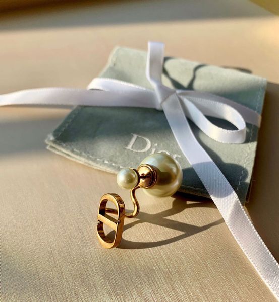 design jewelry home 2021 new letter pearl earrings high version brass material net red same fashion, Golden
design jewelry home 2021 new letter pearl earrings high version brass material net red same fashion, Golden