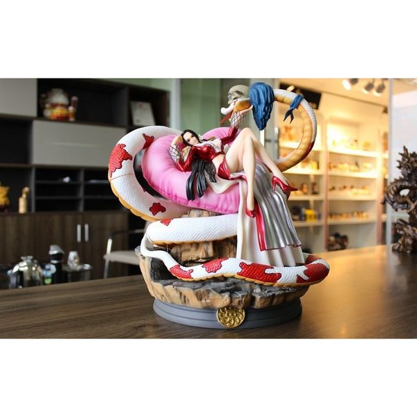 the pirate king made a large snake lady emperor. limited statue boxed model ornaments
the pirate king made a large snake lady emperor. limited statue boxed model ornaments