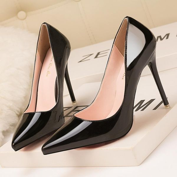 classic office black high heels pumps women fashion pointed toe shallow woman shoes thin concise ladies party dress
classic office black high heels pumps women fashion pointed toe shallow woman shoes thin concise ladies party dress