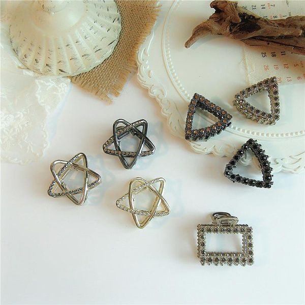 ins wind net red rhinestone alloy geometric triangle square five-pointed star catching clip hair accessories, Slivery;white
ins wind net red rhinestone alloy geometric triangle square five-pointed star catching clip hair accessories, Slivery;white
