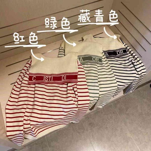 2022 factory wholesale new high version spring summer fashion color contrast stripe v-neck navy style simple and fresh young girls' swe, White
2022 factory wholesale new high version spring summer fashion color contrast stripe v-neck navy style simple and fresh young girls' swe, White