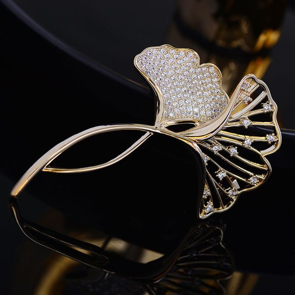 new ginkgo leaf zircon elegant fashion pin japanese and korean brooch high-end clothing accessories creative gifts, Gray
new ginkgo leaf zircon elegant fashion pin japanese and korean brooch high-end clothing accessories creative gifts, Gray