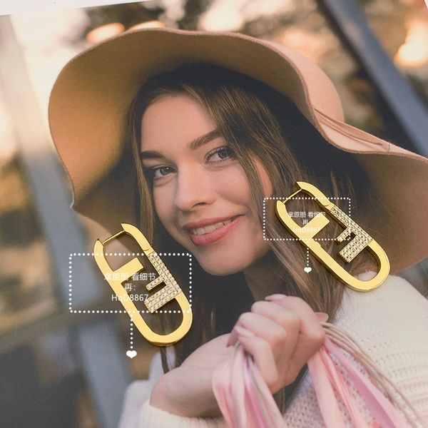 letter earrings female fashion versatile new live broadcast with goods star wardrobe accessories, Golden
letter earrings female fashion versatile new live broadcast with goods star wardrobe accessories, Golden