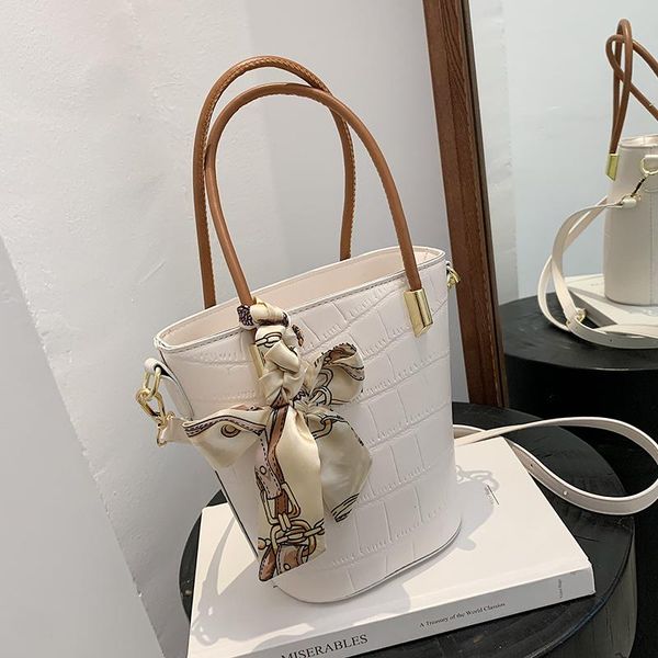 shoulder bags original design high-class sense bag 2021 fashion female all-match messenger handbag bucket
shoulder bags original design high-class sense bag 2021 fashion female all-match messenger handbag bucket