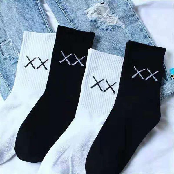 men's socks x black and white cotton printing cartoon fashion brand for men women sports
men's socks x black and white cotton printing cartoon fashion brand for men women sports
