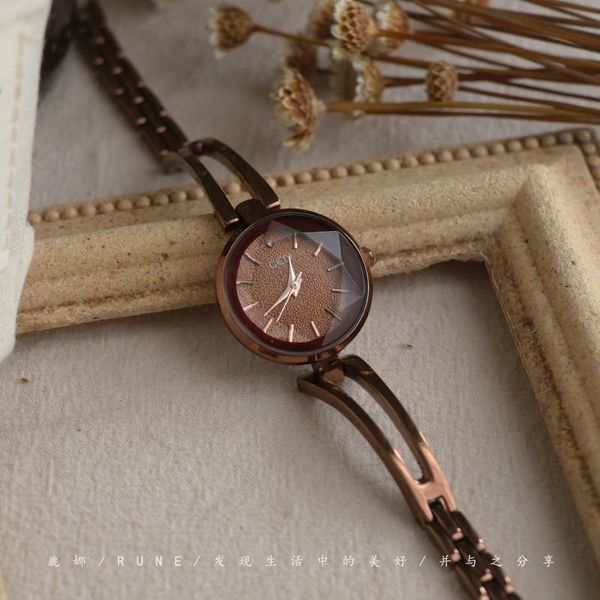 wristwatches watch female compact student simple korean version joker retro chain ladies small dial bracelet watches couple gift, Slivery;brown
wristwatches watch female compact student simple korean version joker retro chain ladies small dial bracelet watches couple gift, Slivery;brown