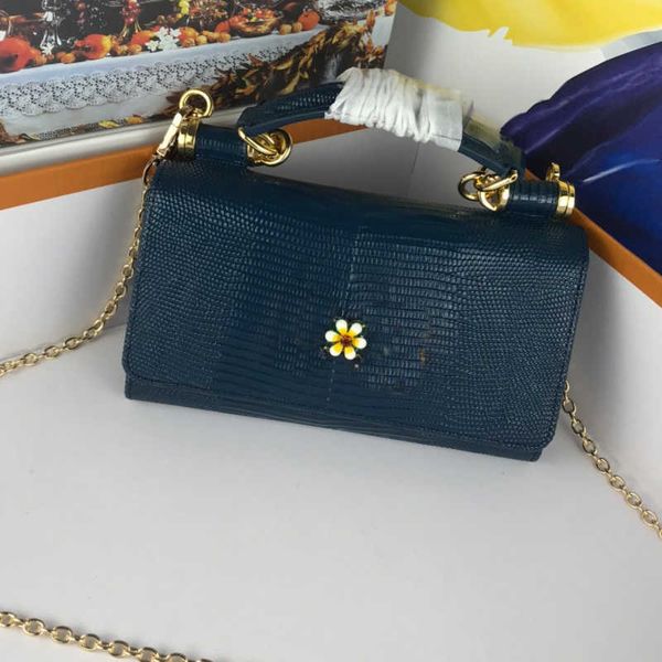 designer luxury bag women handbag chain crossbody bag handle tote iguana print calf leather hand bags multicolor cry women's leather ha, Red;black
designer luxury bag women handbag chain crossbody bag handle tote iguana print calf leather hand bags multicolor cry women's leather ha, Red;black