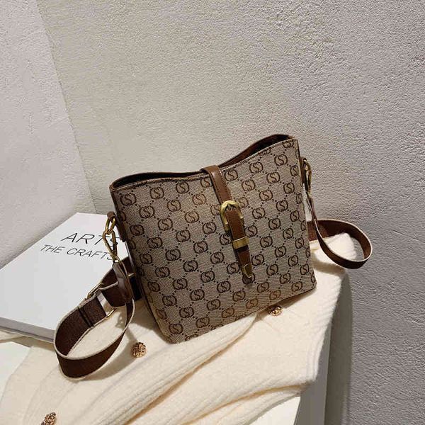 2022 latest models handbag wholesale bag women's texture bucket style portable
2022 latest models handbag wholesale bag women's texture bucket style portable