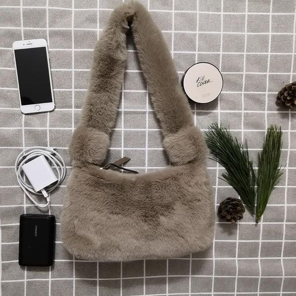 evening bags 2021 fashion solid color plush underarm for women simple autumn winter fluffy soft warm fur female handbags
evening bags 2021 fashion solid color plush underarm for women simple autumn winter fluffy soft warm fur female handbags