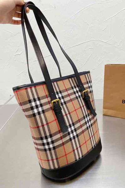 handbag spring and summer bucket bag plaid canvas tote large capacity mommy single shoulder portable, Black;red
handbag spring and summer bucket bag plaid canvas tote large capacity mommy single shoulder portable, Black;red