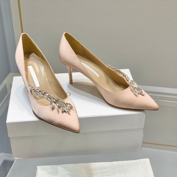 luxury designer heeled womens dress shoes satin ear of wheat rhinestone buckle decorate ladies pumps 7cm stiletto heel wedding party women h, Black
luxury designer heeled womens dress shoes satin ear of wheat rhinestone buckle decorate ladies pumps 7cm stiletto heel wedding party women h, Black