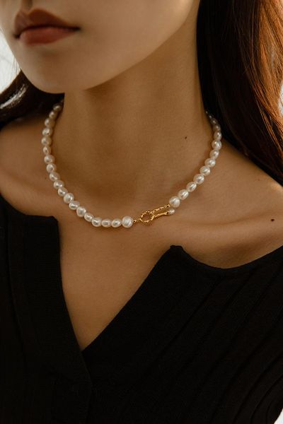 chokers europe and america restore ancient ways temperament abnormal shape pearl necklace female fashion contracted short clavicle, Golden;silver
chokers europe and america restore ancient ways temperament abnormal shape pearl necklace female fashion contracted short clavicle, Golden;silver