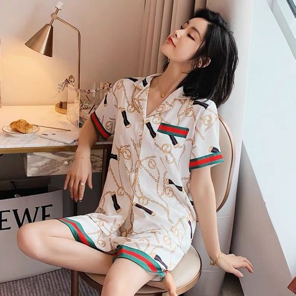 station thailand summer short sleeve silk like pajamas female lovely ice home suit, Black;red
station thailand summer short sleeve silk like pajamas female lovely ice home suit, Black;red