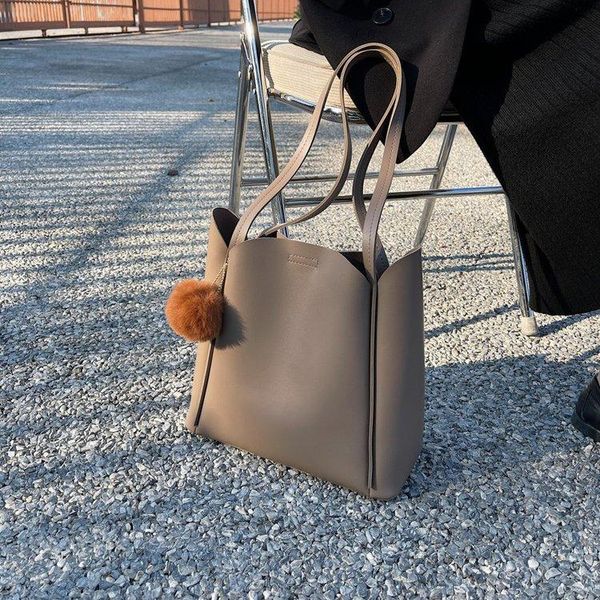 evening bags 2021 women shoulder large capacity solid color ladies handbag casual tote pu leather bag
evening bags 2021 women shoulder large capacity solid color ladies handbag casual tote pu leather bag