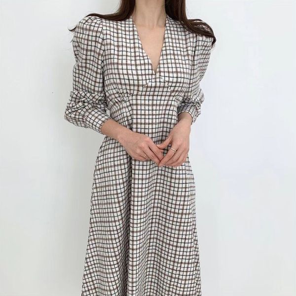 casual dresses dresses elegant chic ladies long v-neck puff sleeve women plaid dress slim waist mid-length a-line vestidos femme l8hi, Black;gray 
casual dresses dresses elegant chic ladies long v-neck puff sleeve women plaid dress slim waist mid-length a-line vestidos femme l8hi, Black;gray