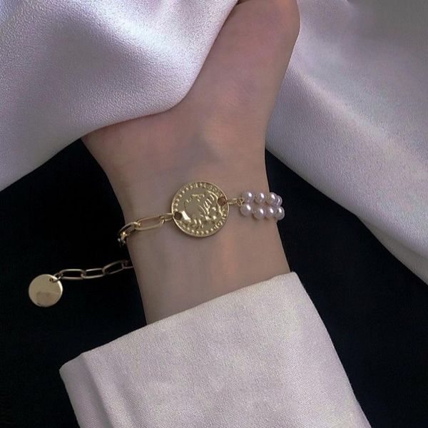 bangle vlt-36 korean net red pearl bracelet retro court temperament simple and sweet all-match, Black
bangle vlt-36 korean net red pearl bracelet retro court temperament simple and sweet all-match, Black
