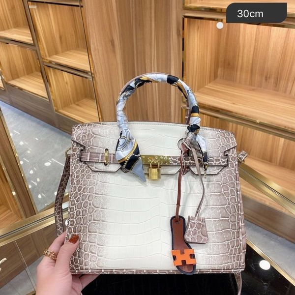 louis vutton baghand women 2020 new fashion hand large capacity slung women's little kelly platinum temperament goddessf
louis vutton baghand women 2020 new fashion hand large capacity slung women's little kelly platinum temperament goddessf
