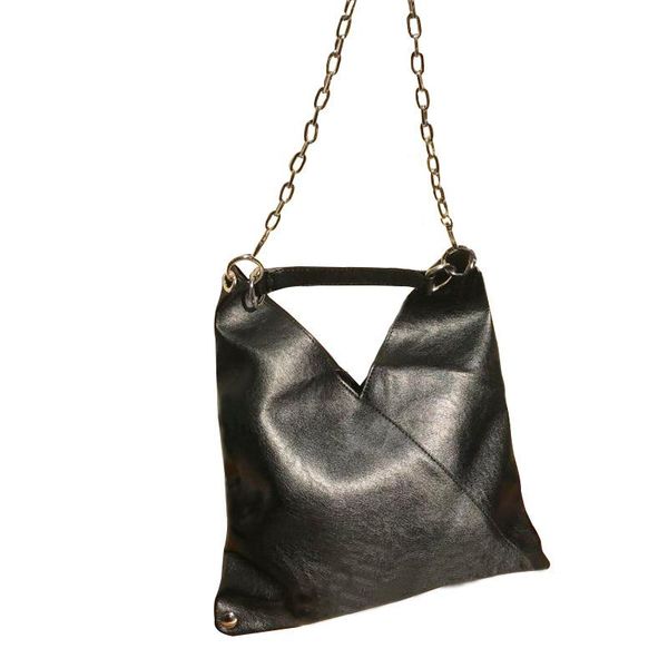 women's simple handbag 2021 super soft and elegant v-shaped design black chain shoulder crossbody messenger bag cross body
women's simple handbag 2021 super soft and elegant v-shaped design black chain shoulder crossbody messenger bag cross body