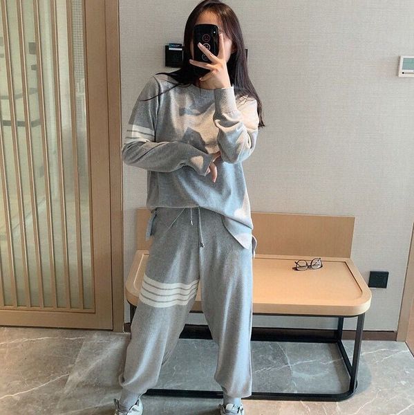 chao brand tb four bar net red knitted suit round neck long sleeve sweater legged casual pants two piece set female, Gray
chao brand tb four bar net red knitted suit round neck long sleeve sweater legged casual pants two piece set female, Gray