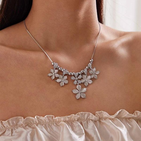 chains fashion casual women big five-leaf flower crystal necklace pearl lady's pendant bohemian style exaggerated, Silver
chains fashion casual women big five-leaf flower crystal necklace pearl lady's pendant bohemian style exaggerated, Silver