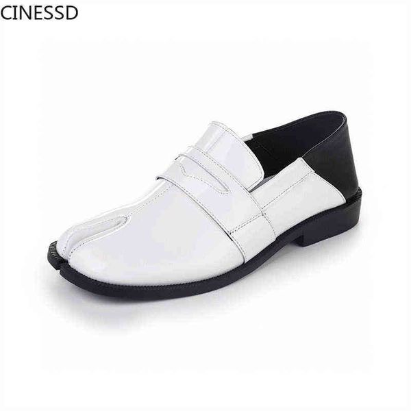 dress shoes women split toe ninja tabi loafers genuine leather pumps cow low heels 3cm heel square real casual shoes 220310, Black
dress shoes women split toe ninja tabi loafers genuine leather pumps cow low heels 3cm heel square real casual shoes 220310, Black