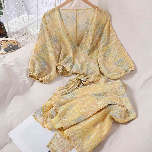 matching sets fashion bandage short crop v neck floral print blouse women summer wide leg shorts retro thin korean chic 210429, White
matching sets fashion bandage short crop v neck floral print blouse women summer wide leg shorts retro thin korean chic 210429, White