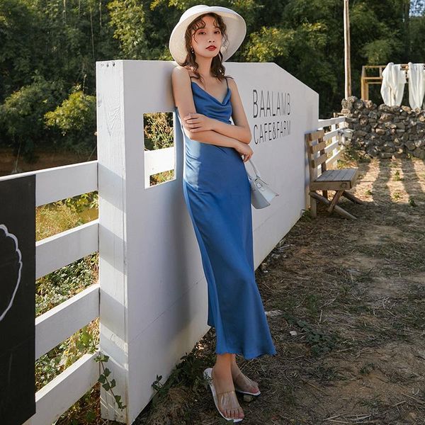 summer satin dress women green pink black spaghetti strap backless midi party night club long silk slip 2021 casual dresses, Black;gray
summer satin dress women green pink black spaghetti strap backless midi party night club long silk slip 2021 casual dresses, Black;gray