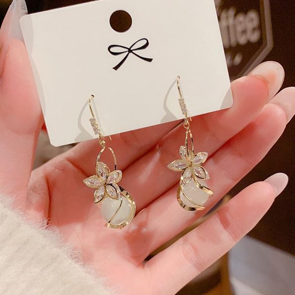 women's jewelry, net red cat's eye flower earrings, fashionable and versatile dangle & chandelier, Silver
women's jewelry, net red cat's eye flower earrings, fashionable and versatile dangle & chandelier, Silver