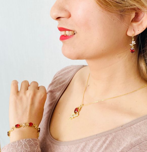 woman party dress jewelry, bridal wedding accessories, red gems inlaid with white rhinestones, necklace, earrings, bracelet set, birthday gi
woman party dress jewelry, bridal wedding accessories, red gems inlaid with white rhinestones, necklace, earrings, bracelet set, birthday gi