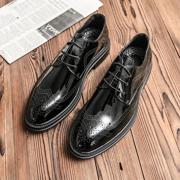 designer new mens whie black lace up wedding evening homecoming bullock shoes flats casual loafers formal dress zapatos hombre 
designer new mens whie black lace up wedding evening homecoming bullock shoes flats casual loafers formal dress zapatos hombre