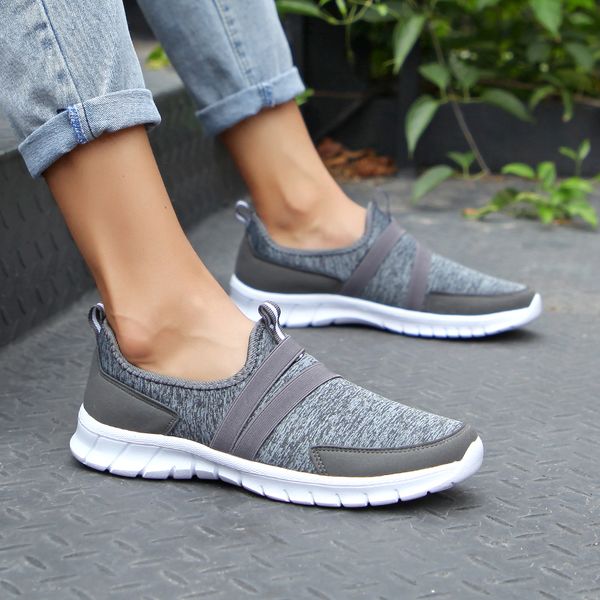 2021 women mens trainers sport running shoes gray black blue red white sunmmer thick-soled flat runners sneakers code: 12-7696, White;red
2021 women mens trainers sport running shoes gray black blue red white sunmmer thick-soled flat runners sneakers code: 12-7696, White;red